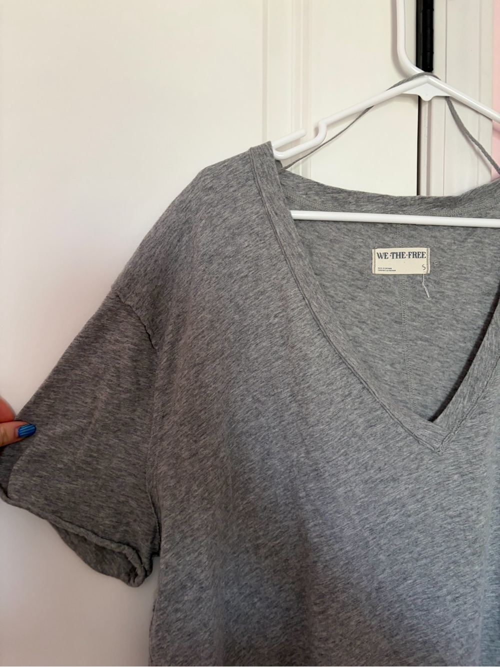 We The Free Gray V-Neck Tee Top - Picture 3 of 4